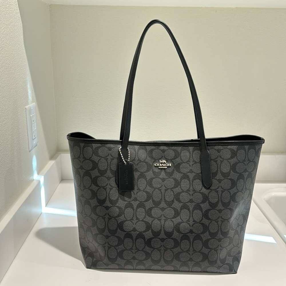 Coach City Tote Bag in Signature Canvas